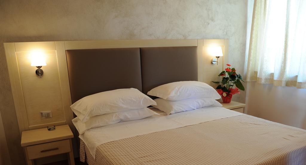 ホテル Super Relais Stella シーニャ 部屋 写真